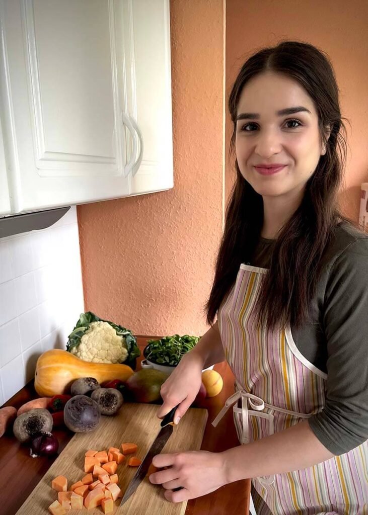Simkó Bianka ételt készít okosfehérjével, azaz hüvelyessel
